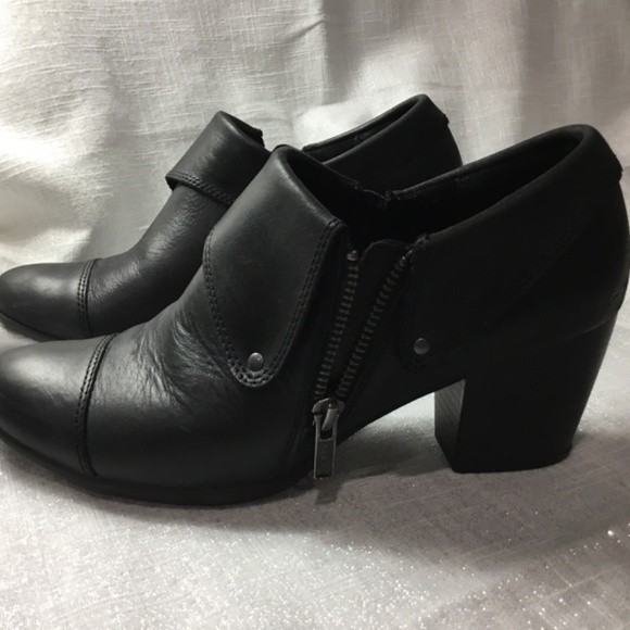 Women’s ankle boots size 7.5M - Picture 6 of 7